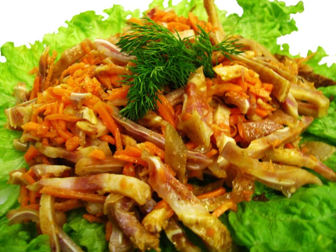 Салат из свиной шкурки
